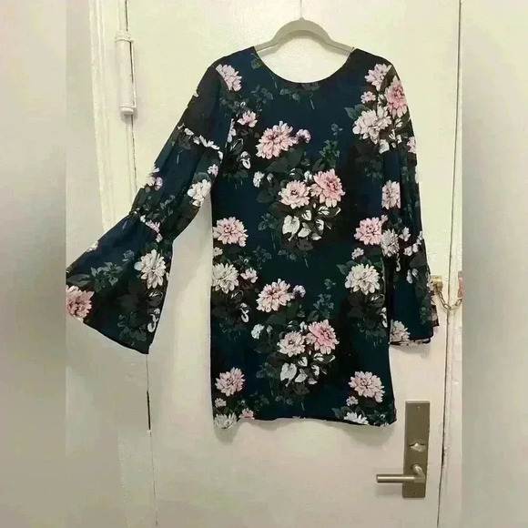 Club Monaco Floral Dress - Picture 5 of 9